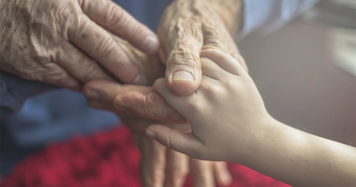 Cómo acompañar el duelo por la pérdida de un abuelo