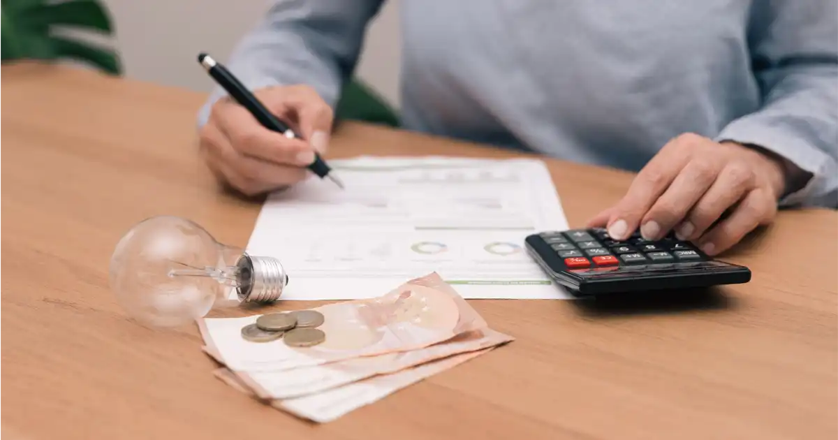 CÓ©émo entender tu factura de luz paso a paso.webp