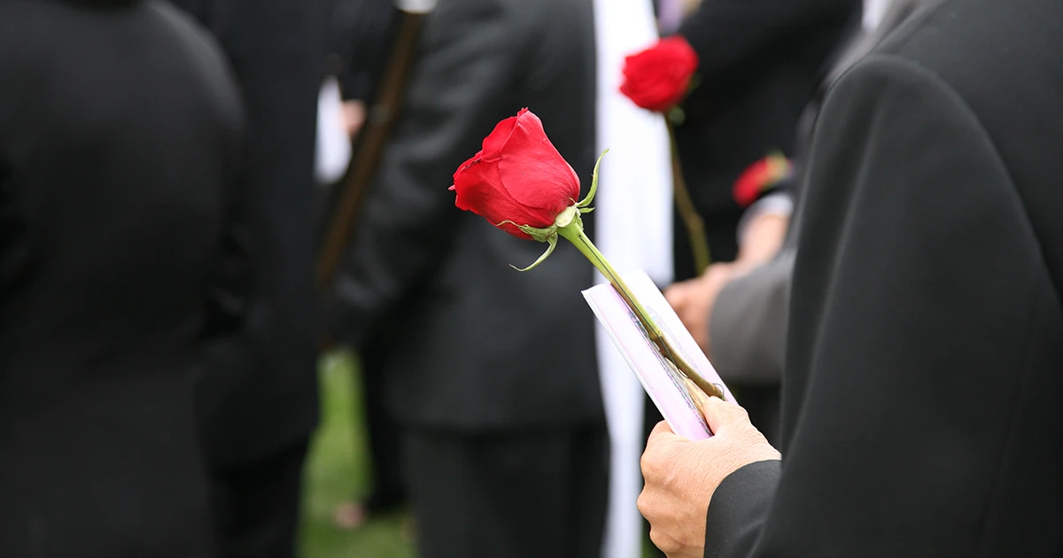 ¿Cuánto tiempo puede estar un cadáver en el tanatorio?